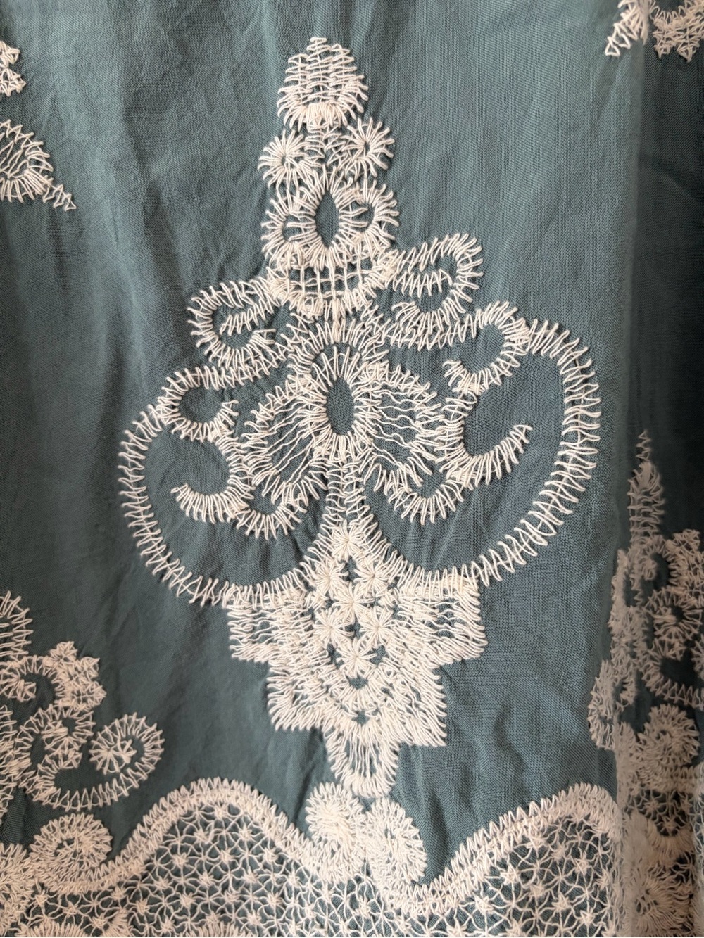 Democracy Boho Lace-Trim Peasant Top in Teal and Cream - Picture 3 of 6